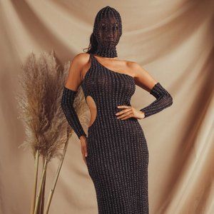 CHARMING BUNNY MAXI SIDE CUTOUTS WITH FACE COVERING DETAILED